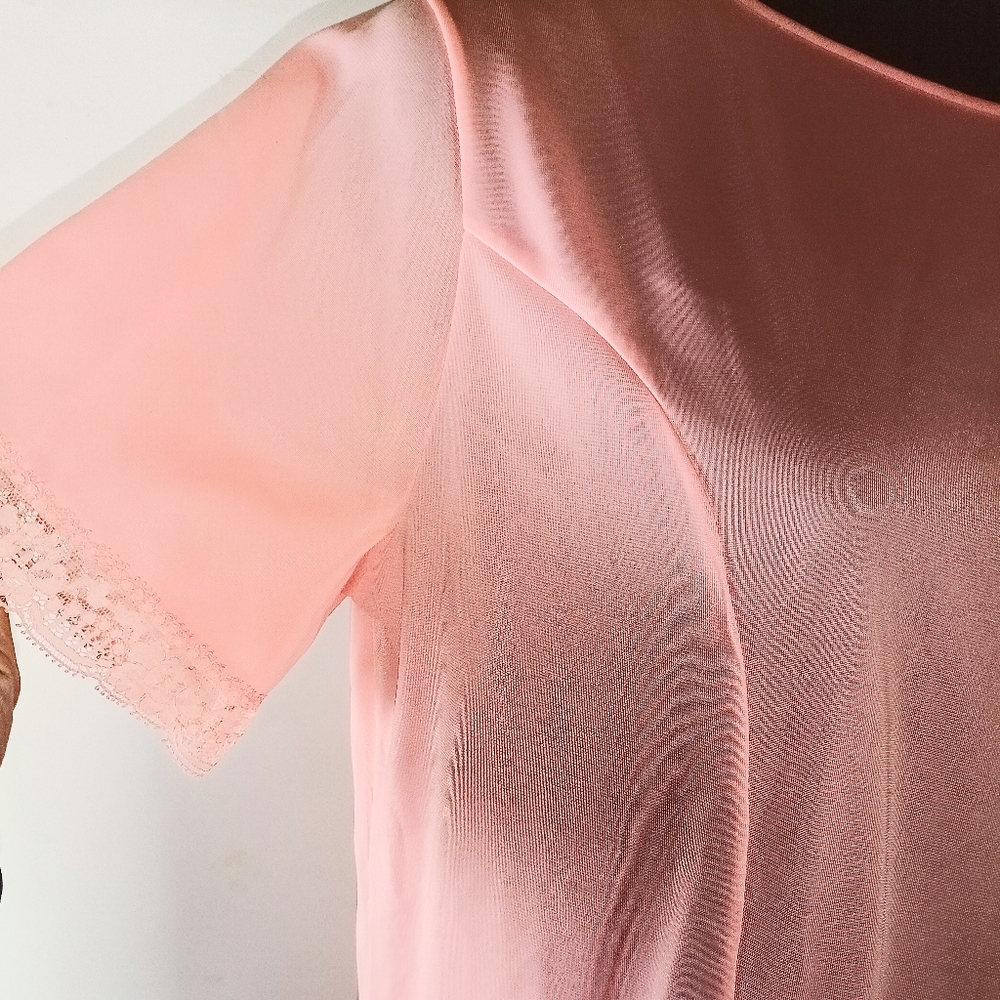 Peachy Pink Pajama Set with Lace Trim and Relaxed Fit - Picture 5 of 7